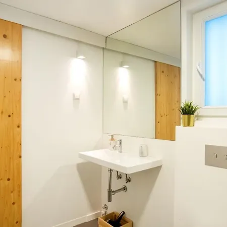 Cosy 1 Bedroom In *